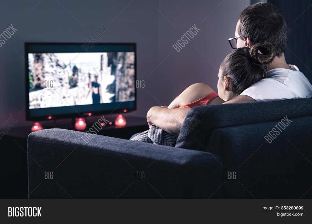 Why More People Choose to Watch Movies Online in 2025